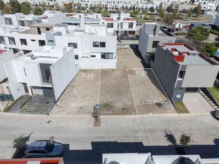 terreno en venta avenida adamar fraccionamiento adamar tlajomulco de zuniga jalisco plh5Ds2